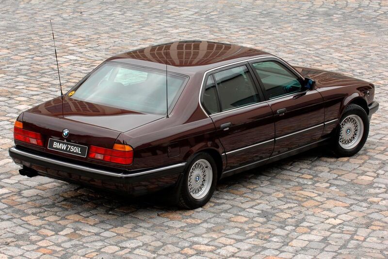 Der ohnehin stolze Preis des BMW 750i steigerte sich so von 102.000 auf 450.000 Mark für den All-inclusive-V12. (BMW)
