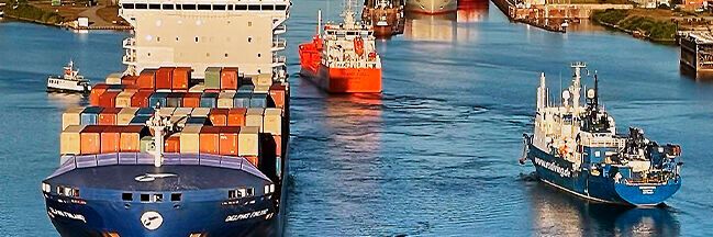 Beinahe jedes Konsumgut wird im Laufe der Wertschöpfungskette via Schiff transportiert.(Bild:  WSV)