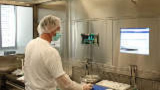 Die DHU hat ihre bestehenden IT- und Wiegesysteme durch eine integrierte SAP-Anwendung ersetzt. Die insgesamt 18 Einwaageplätze sind alle direkt mit dem SAP-System verbunden und mit Scannern ausgerüstet. Bild: DHU (Archiv: Vogel Business Media)