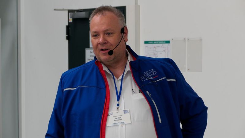 Torsten Schneider, Caravanpartner GmbH, berichtete, welche Ersatzteile für ältere Caravans und Reisemobile seine Plattform liefern kann.  (Bild: Wenz - VCG)