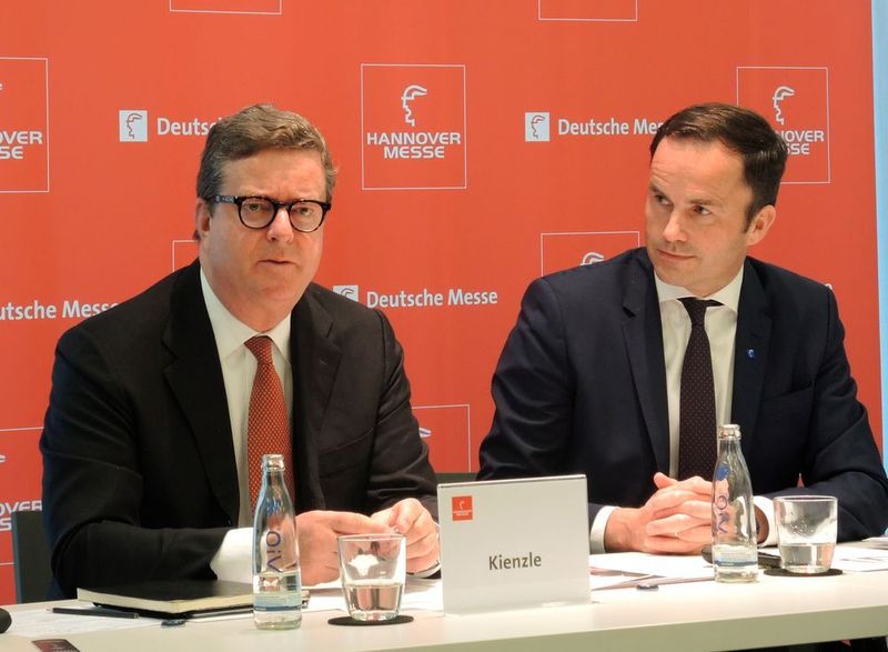 Christian H. Kienzle (links): „Es muss neue Verbunde geben und gerade Mittelständler müssen neue Partnerschaften eingehen.“ (Stefanie Michel)