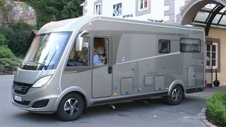 Sieben Meter lang: Hymer B-Klasse DL 534. (Bild: Hymer)