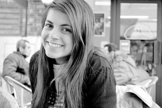 A new study shows that people are more likely to mimic smiles than other expressions — and that this unconscious mimicry makes smiling faces appear more attractive and trustworthy.(Source:  free licensed /  Pixabay)