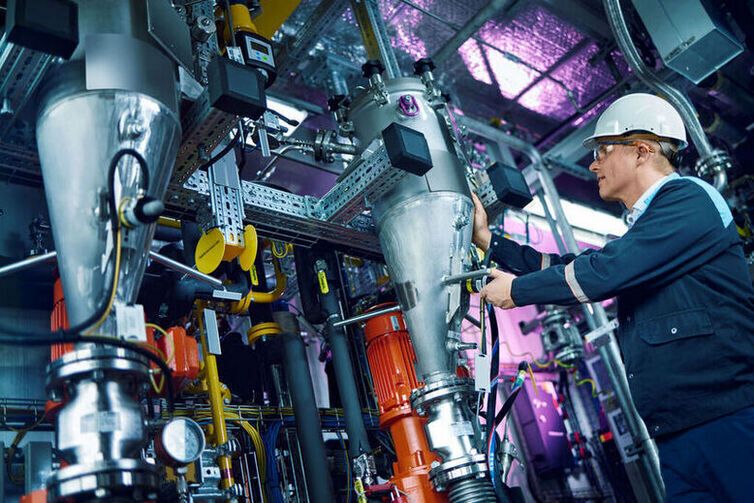 Pilot plant for bio-based aniline: Covestro is moving forward with the implementation of a unique process for producing the important chemical aniline entirely based on plant biomass instead of petroleum for the first time.