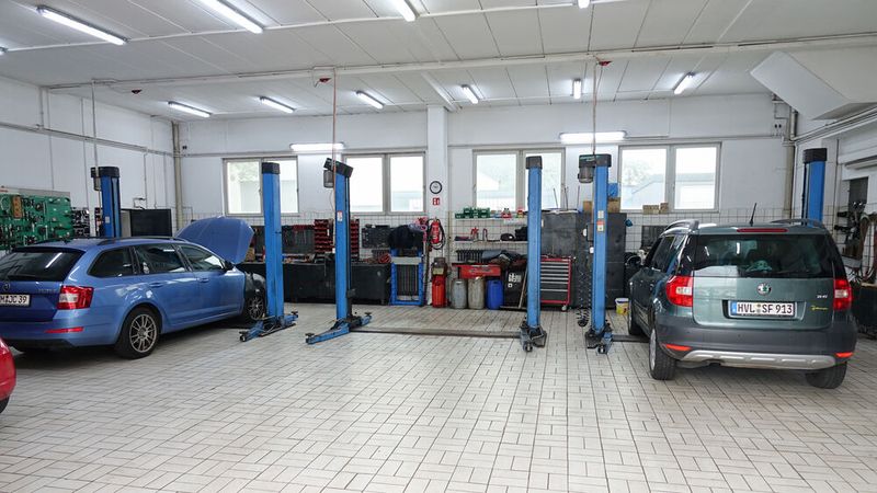 Denn die Mehrheit der Kundschaft fährt nach wie vor einen klassischen Verbrenner, der gewartet werden will.  (Bild: Schreiner/»kfz-betrieb«)