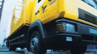 Ein Drittel der gefahrenen Kilometer im deutschen Straßengüterverkehr sind Leerkilometer. Dennoch steht bisher in der Branche noch keine Optimierung der Kapazitätsauslastung durch alternative Preismodelle auf der Tagesordnung. Bild: Deutsche Post (Archiv: Vogel Business Media)