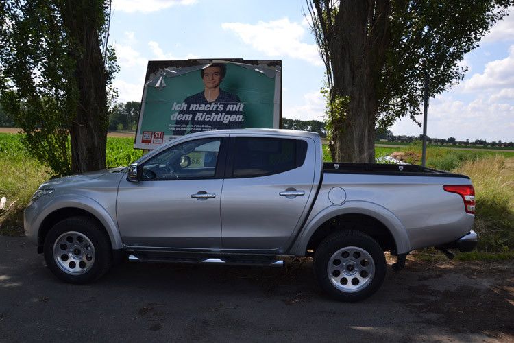 Fünf Jahre Herstellergarantie bis 100.000 Kilometer verschaffen dem L200 eine gute Ausgangsposition in diesem Fahrzeugsegment. Ob Mitsubishi mit dem Auto auch ansonsten alles richtig gemacht hat, zeigen die nächsten Monaten. Hilfreich für Importeur und Händler ist sicher die geplante Marketingkampagne zur Markteinführung. „Der Profi für Profis“ lautet die neue Positionierung für den L200. (Foto: Michel)
