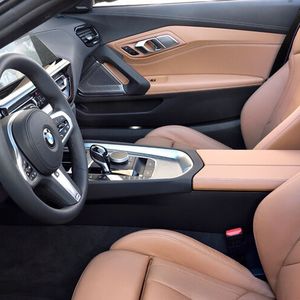 (BMW)