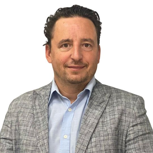 (Dr. Felix Hötzinger ist Geschäftsführer der Gambio GmbH. (Bild: Gambio))