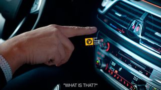 Fahrer oder Beifahrer können bei der Gestensteuerung in der Luft bestimmte Handbewegungen ausführen, die von Kameras erfasst werden. (Bild: BMW)