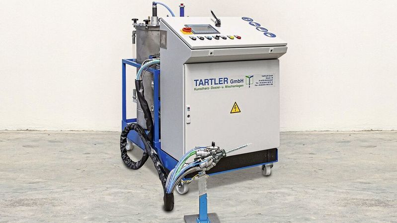 Mit der neuen MDM plus bietet Tartler eine kompakte Systemlösung für die Verarbeitung kleiner Kunstharzmengen, die mit ihrer speziellen technischen Ausstattung zu den großen Dosier-, Misch- und Applikationsanlagen der Nodopur-Serie aufschließt.(Bild:  Tartler)