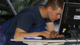 Bester Kfz-Mechatroniker 2014 in Sachsen: Steve Helbig. (Foto: Kfz-Gewerbe)