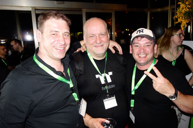 Diese Jungs haut so leicht nichts um (v. l.) Michal Bohác, BOSTAR, mit Jürgen Urbantat, Thermaltake, und Alex Rüdinger, Talk Technology.  (Bild: IT-BUSINESS)