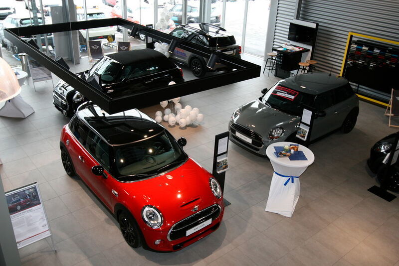 Auch der Showroom sowohl für Mini-Fahrzeuge... (AHG)