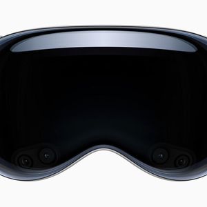 Angetrieben wird die Vision Pro von dem Apple M2 Chip und dem ebenfalls auf der WWDC vorgestellte R1 Chip. (Bild:  Apple)