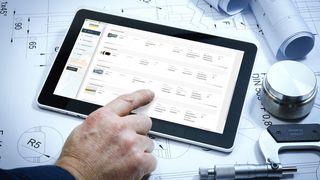 Eine „digitale Shoppingliste“ ermöglicht effizientes, fehlerfreies Kommissionieren im Betriebsmittellager. (Countrypixel - stock.adobe.com)