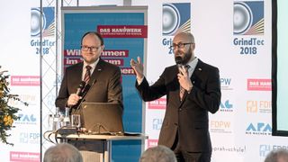 Henning (links) und Thilo Könicke, Geschäftsführer der AFAG. (AFAG)