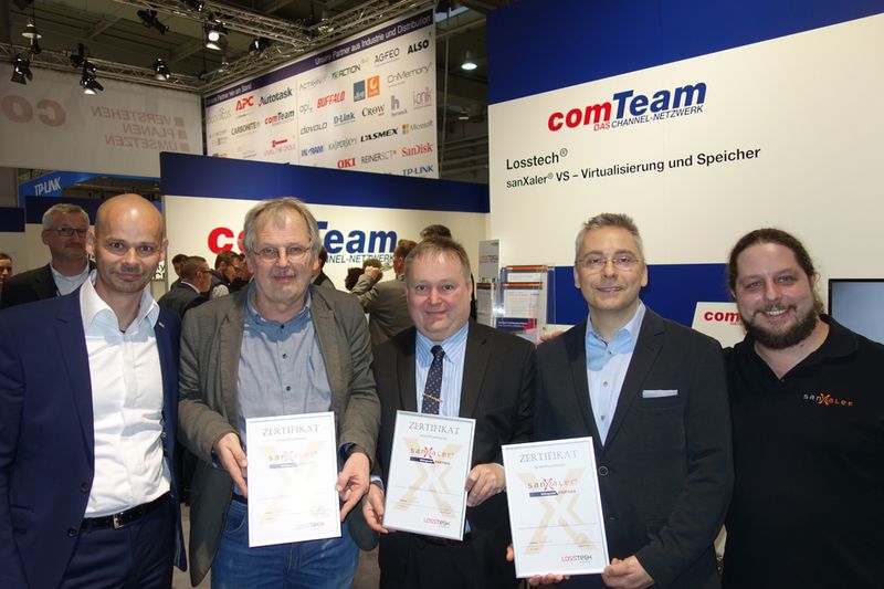 (v. l.) Sven Glatter, comTeam mit den Top 4. Gewinnern als sanXaler Stützpunkt Partner, Eberhard Bunge, ebunet, Lothar Knak, Hanse IT, André Meyer, make IT, (nicht anwesend) Markus Vidahl, OVS, und Boris Hajek, Losstech (Bild: IT-BUSINESS)