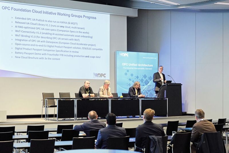 Fortschritte der Working Groups: Neben KI-Schnittstellen und Kafka-Support für PubSub zeigt Erich Barnstedt auch den starken Fokus auf europäische Datenräume (Dataspaces) und den Digitalen Produktpass. (Bild: OPC Foundation)