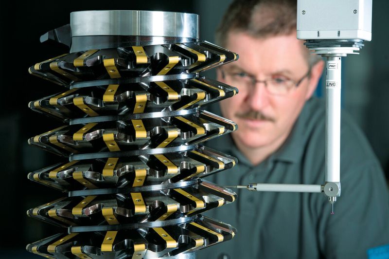 Bei der Herstellung von Wälzfräsern mit Wendeschneidplatten müssen die Aufnahmen für die Schneidplatten einwandfrei gearbeitet und exakt ausgerichtet sein – ohne präzise Messtechnik ist das unmöglich. (Bild: Sandvik Coromant)