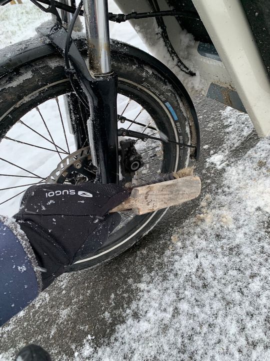 Im Winter und vor allem bei einer Fahrt durch Streu- und Auftausalz gilt nach jeder Fahrt, alle Komponenten sorgfältig zu reinigen und auf evtl. Schäden kontrollieren.(Bild:  „www.pd-f.de | Thomas Geisler“)