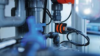 de-2023-06-400-aufmacher-appl-bosaq-04-gr-fbg (Quelle: ifm electronic)