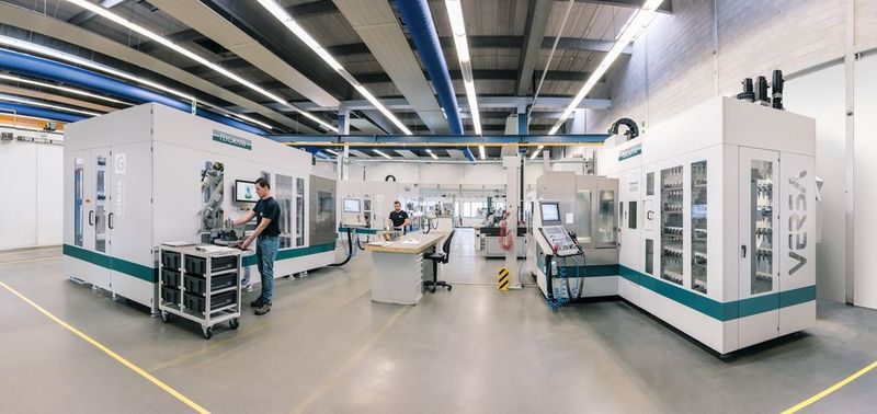 Insgesamt verfügt man bei der VDL ETG Projects über zirka 30 Maschinen von Fehlmann, 15 davon sind die Versa-Bearbeitungszentren. (VDL)