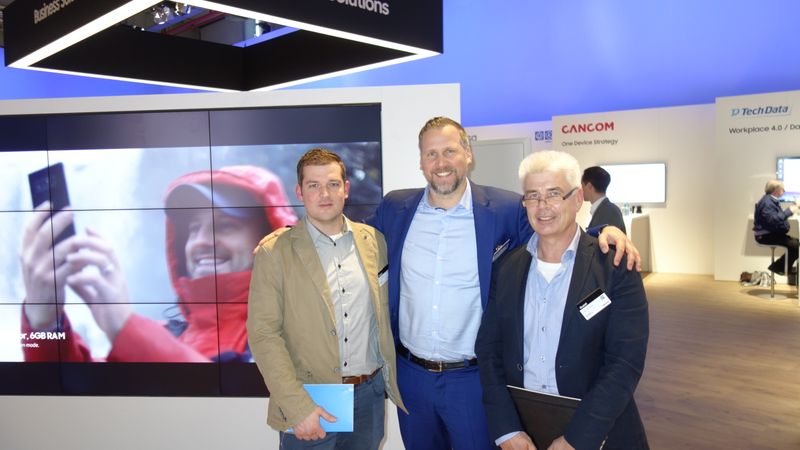 Die Jungs brauchen kein Selfie zu machen, (v. l.) André Kröger, Wortmann, Oliver Rösgen, Samsung, und Uwe Horstmann, Wortmann (Bild: IT-BUSINESS)