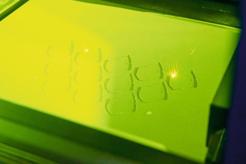 Produktiv: Bei den Anlagen TruPrint 2000 schmelzen zwei Laser parallel im gesamten Bauraum Pulver, um einen hohe Aufbaurate zu verwirklichen.  (Trumpf)