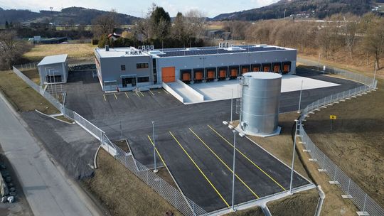 An allen vier Standorten von Trans-O-Flex Thermomed Austria (Lebring (im Bild), Fritzens, Regau und Großebersdorf) wurde eine neue Dispositions-Software eingeführt.(Bild:  Trans-O-Flex)