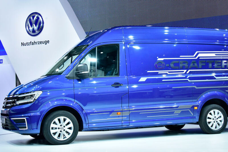 Auf der IAA Nutzfahrzeuge präsentierte Volkswagen eine Crafter-Studie mit Elektroantrieb. (Volkswagen)