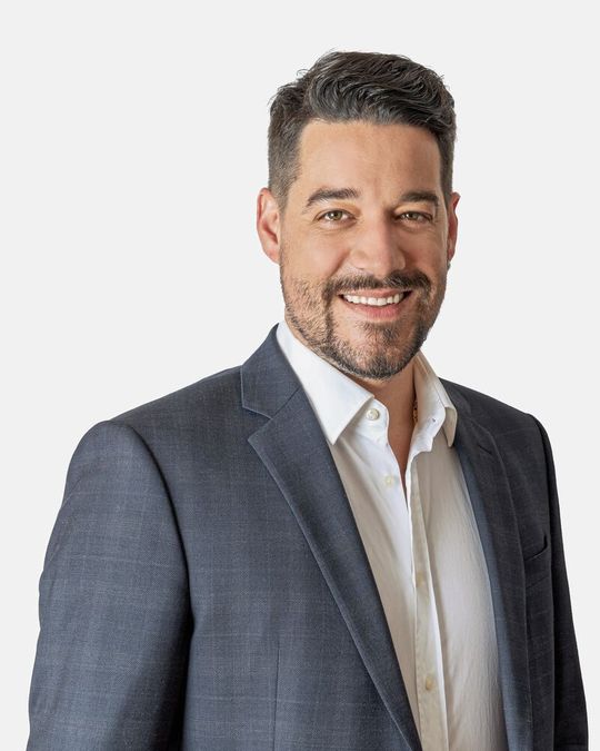 Raphael Rudolf, Dipl. Techniker HF/Unternehmensprozesse und Leiter Verkauf/Kalkulation/Marketing/QM bei der Robert Ott AG. Raphael Rudolf, Dipl. Techniker HF/Unternehmensprozesse und Leiter Verkauf/Kalkulation/Marketing/QM bei der Robert Ott AG.