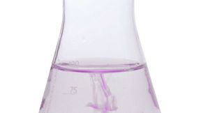 Phenolphthalein Indikatorlösung, wie es sie etwa bei Carl Roth zu kaufen gibt (Bild: © vonWolkenegg - stock.adobe.com, Carl Roth)