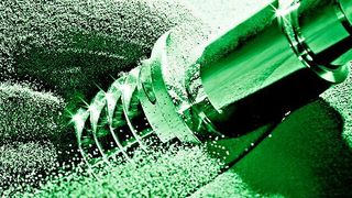 Zur Nachbearbeitung von industriell gefertigten Bauteilen aus Metall existieren verschiedene Verfahren und Prozesse. Otec nimmt hier einen Vergleich vor, mit Schwerpunkt auf hochbelastete Zahnräder und auf das umweltfreundliche Verfahren Streamfinish. (PWP / Otec)