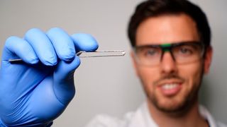 Katalysatorpellet zur Freisetzung von Wasserstoff (Bild: Hi Ern / Thomas Solymosi)