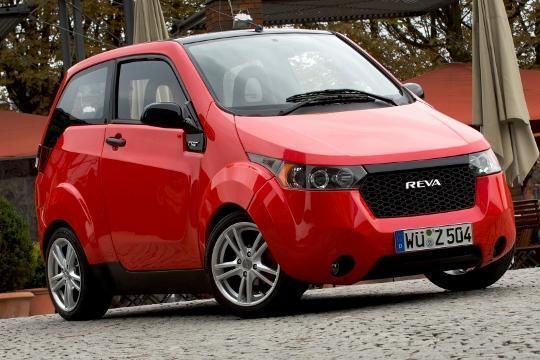 Der Reva NXR ist der erste echte Viersitzer, den der indische Autohersteller in Deutschland auf den Markt bringt. Es soll im November 2010 verfügbar sein und wird über die Smiles AG vertrieben. Als Basispreis strebt das Unternehmen 17.000 Euro an. (Archiv: Vogel Business Media)
