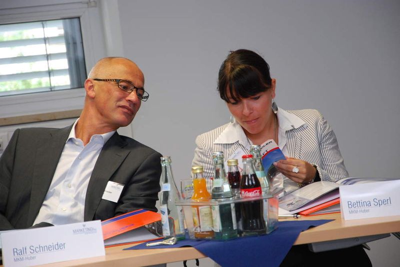 Auch die Gewinner des Vertriebsaward 2009 wollten sich weiterbilden: Ralf Schneider und Bettina Sperl von MKM Huber aus Wasserburg. (Archiv: Vogel Business Media)