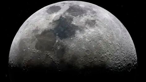 Der Mond rückt wieder in den Fokus der Weltraumforschung. Damit die Energieversorgung bei zukünftigen Mondmissionen gewährleistet ist, will die Nasa einen Atomreaktor installieren.(Bild:  Nasa)