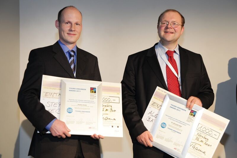 Gewinner des SPS IPC Drives Young Engineer Awards 2011: Stephan Seidel, Fraunhofer Institut für Integrierte Schaltungen, Dresden (links) Dr. Alexander Bähr, LTI Drives GmbH, Lahnau (rechts) (Bild: Mesago)