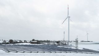 Wenn kein Wind weht und die Sonne nicht scheint (Dunkelflaute), wird deutlich weniger Strom produziert. Dann können die Preise enorm steigen. (Bild: ©Berit Kessler - stock.adobe.com)
