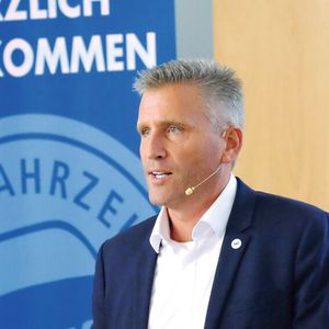 Innungsobermeister Roland Hoier führte durch die Jahreshauptversammlung der Innung Unterfranken.(Bild:  Zietz – »kfz-betrieb«)