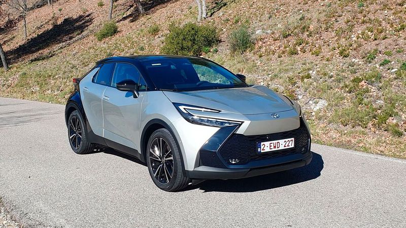 Der Toyota C-HR  PHEV ist seit diesem März im Handel erhältlich. (Bild:  Mauritz – VCG)