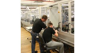 Phoenix Contact stellt hohe Qualitätsanforderungen an die eigenen Maschinen. Deshalb kommen die Stromversorgungen aus eigenem Hause zum Einsatz. (Phoenix Contact)