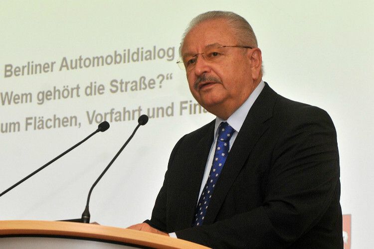 ZDK-Präsident Jürgen Karpinski: „Die Straße gehört den Baustellen und Schlaglöchern.“ (Foto: Zietz)