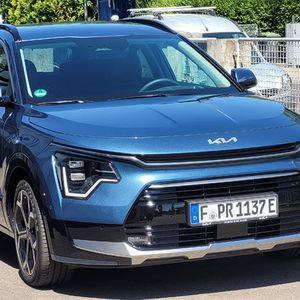 Kia hat den Niro neu aufgelegt.(Bild:  Wehner/Vogel Communications Group)