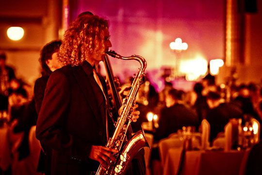 Redpack begleiten den Abend mit akustischer Musik aus allen Bereichen. (VBM)