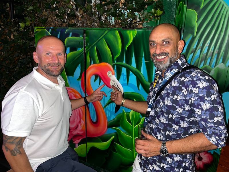 Als Flamingo-Dompteure würden sich Tom Kompes, Littlebit, und Imad Kurdi, Kosatec, bestimmt super machen. (Bild: Vogel IT-Medien GmbH)