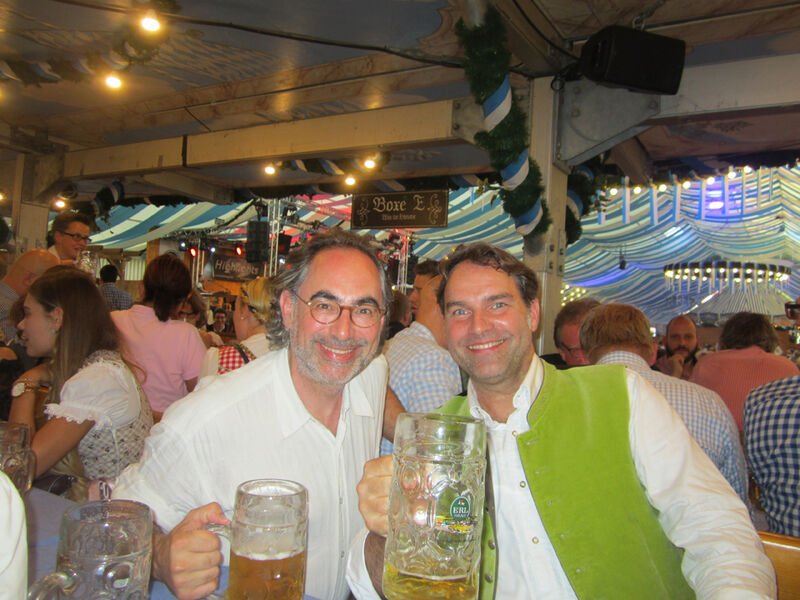 (l.) Andreas Raum und Michael Frey, freyraum, haben immer Gaudi. (Bild: IT-BUSINESS)
