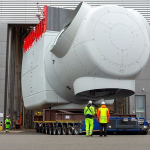 Auch Siemens Gamesa freut sich über den Windkraft-Boom. Denn innerhalb von nur sieben Jahren ist die Leistung der produzierten Turbinen von sieben auf 15 Megawatt angestiegen.(Bild:  Siemens Gamesa)