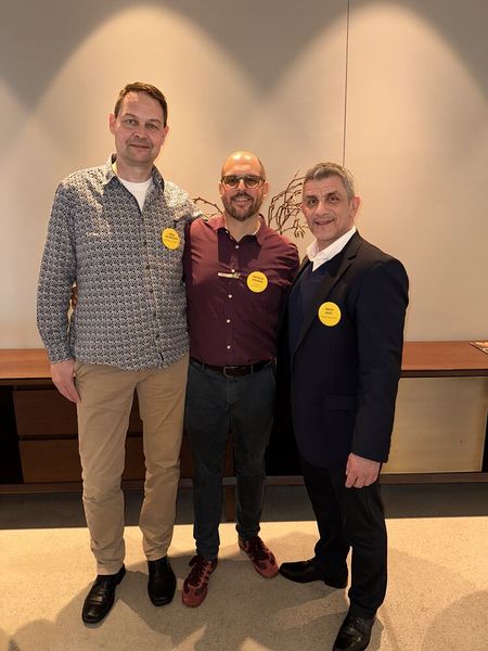 (v. l.) Jörg Schröder (MICHAELTELECOM), Patrick Gruber (cmp) und Valon Kuci (MICHAELTELECOM) (Bild: Vogel IT-Medien GmbH)